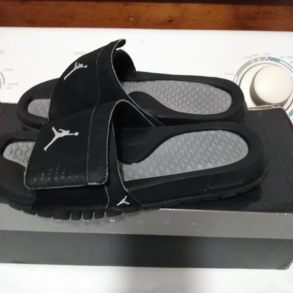 Women's slides - Picture 1 of 2